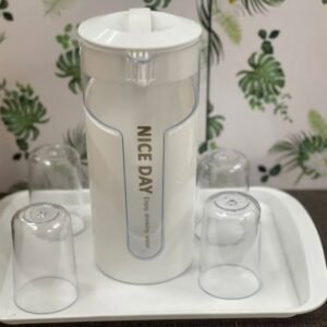 ensemble de pichets et de verres en plastique. 1500 ml